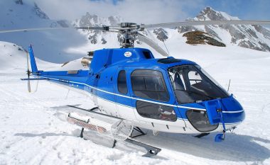Dramë në Kodrën e Diellit, shpëtohet me helikopter një 17 vjeçar pas rrëshqitjes nga një shkëmb i ngrirë