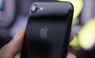 Apple ka shitur 2.5 milionë iPhone vetëm në Indi