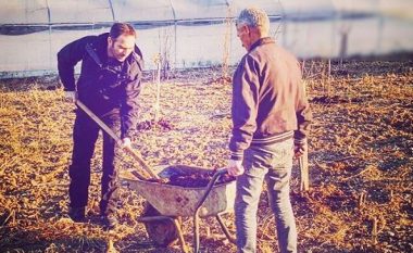 Blerand Stavileci bart pleh dhe drunj, i përkushtuar në familje në fundjavë (Foto)