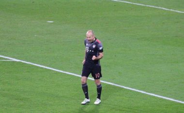 Bayerni kalon në epërsi, Robben realizon (Video)