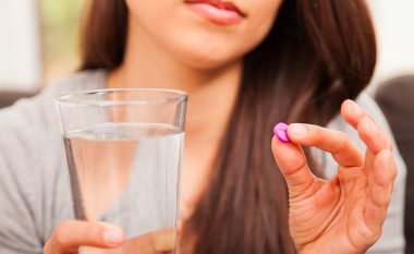Tabletat kundër dhembjeve me ibuprofen dhe paracetamol kanë një pasojë katastrofale për femrat