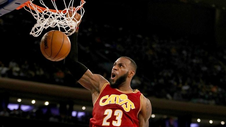 Trepikëshi i sekondave të fundit i solli një rekord personal LeBron Jamesit (Video)