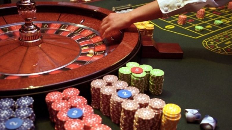 Vazhdon seria e grabitjeve në kazinot e Shkupit, kësaj rradhe mbi 600 mijë denarë