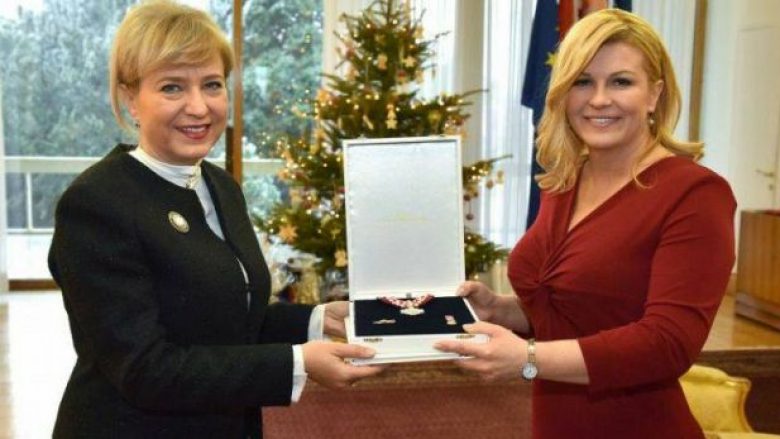 Presidentja kroate dekoron me medaljen e meritave ambasadoren e Kosovës