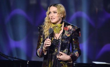 Madonna trondit botën: Më përdhunuan kur isha e re! (Video)