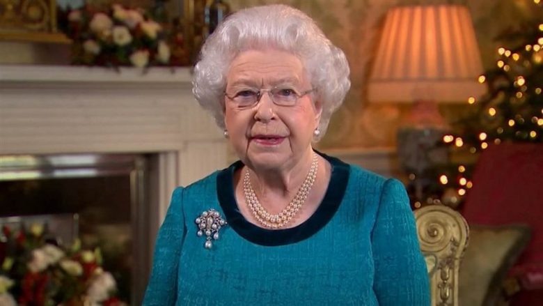 Mbretëresha Elizabeta II citon Nënën Terezë