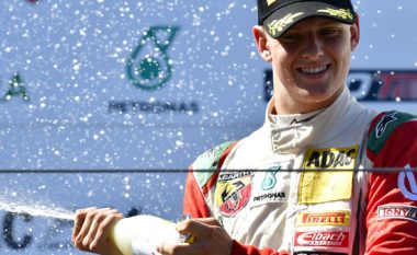 Djali i Schumacher do të pilotojë për Mercedesin?