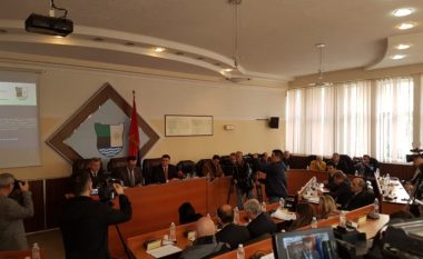 Kuvendi i Mitrovicës po diskuton për veriun, VV kërkon dorëheqjen e Mustafës dhe Tahirit