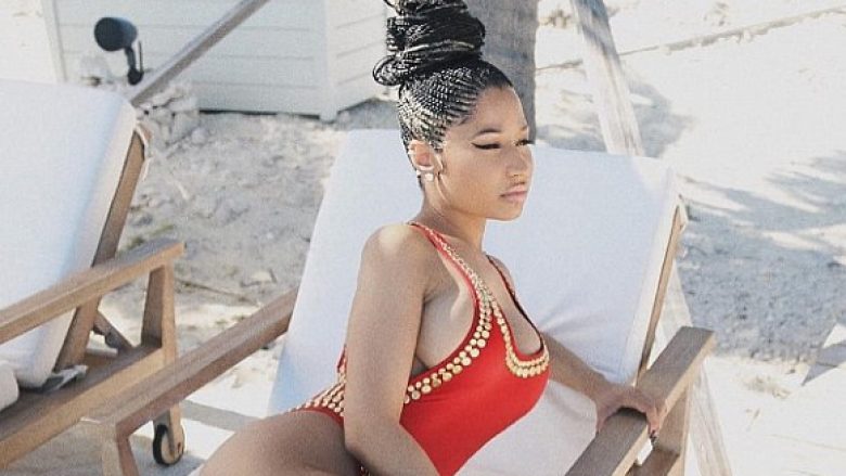 Nicki Minaj e bën dimrin – verë me fotot e nxehta (Foto)