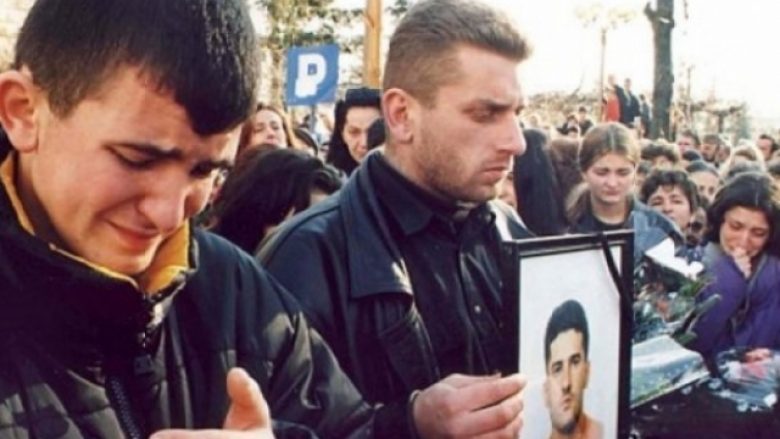 Familjarët e serbëve të vrarë në “Panda”: Serbia e din kush na i vrau djemtë, shqiptarët të pafajshëm (Video)