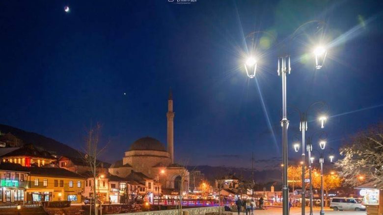 “Vogue” këshillon turistët të vizitojnë Prizrenin dhe Himarën