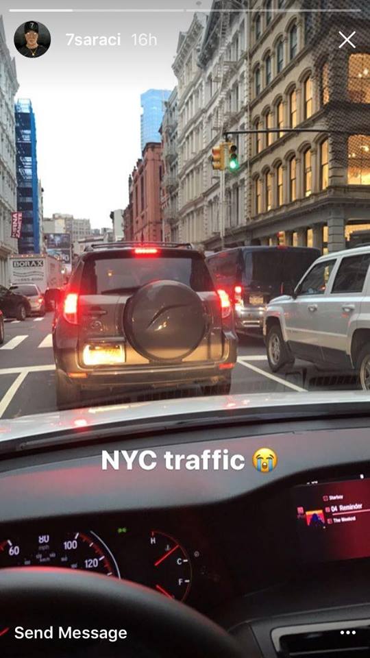 Seven Saraqi ngec në trafikun e New York-ut. Foto nga Instagram Story