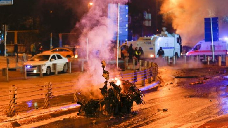 Momenti i sulmit në Stamboll (Video)
