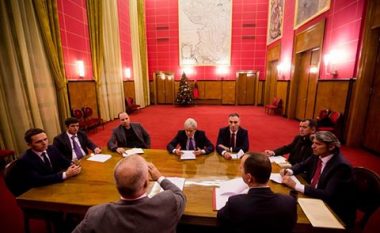 Ja si kaluan liderët e partive shqiptare të Maqedonisë në takim me Ramën (Foto)