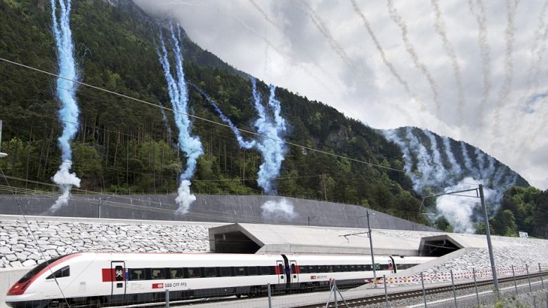 Thjesht mbresëlënëse: Këto janë dhjetë tunelet më madhështorë në botë (Foto)