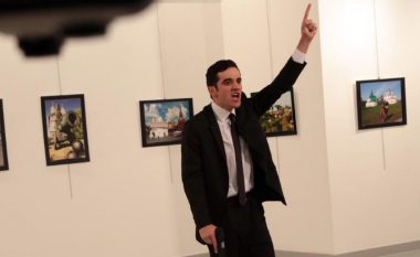 Ky është personi që dyshohet se plagosi ambasadorin rus në Turqi (Foto)