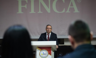 FINCA Kosovë Certifikohet për ‘Mbrojtje të Klientit’ nga Fushata SMART (Foto)