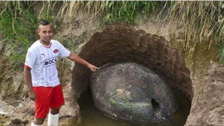 Dhjetë zbulime të jashtëzakonshme që njerëzit kanë bërë në oborrin e tyre (Foto)