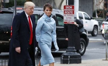 Melania Trump befason me veshjen e saj në inaugurimin e Donald Trumpit (Foto)