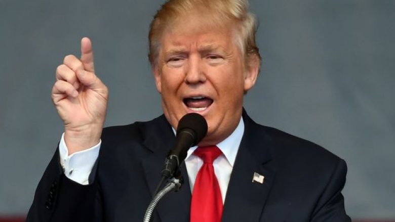 Trump nënshkruan urdhrin për ndërtimin e murit me Meksikën