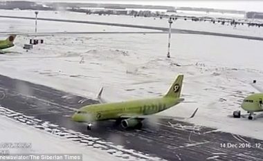 Shmanget tragjedia: Aeroplani “patinazh” në pistën e ngrirë (Video)