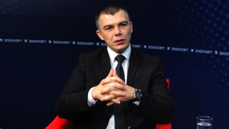 Aleksandar Jabllanoviq jep dorëheqje nga posti i tij