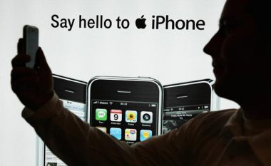 iPhone – Revolucioni mobil i Apple sot bën 10 vjet nga prezantimi i parë!