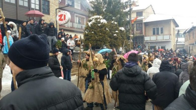 Përfundoi karnevali i Vevçanit (Foto)