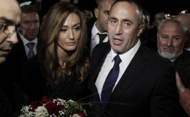 Ironizon bashkëshortja e Haradinajt: Kryeministri e Presidenti s’patën kohë të reagojnë për vendimin rreth Ramushit