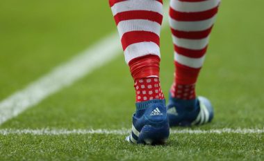 Menaxheri i zhveshtores së Middlesbrough zbulon një sekret që të gjithë lojtarët e bëjnë me çorapet e tyre (Video)