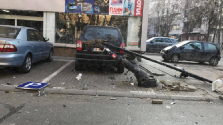Ja çfarë lanë pas vozitësit e dehur në Shkup gjatë pritjes së Vitit të Ri (Foto)