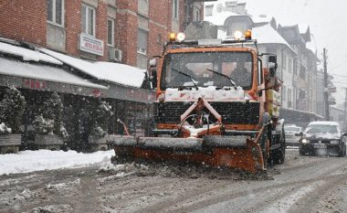 Mbi një milionë euro jepen për mirëmbajtjen e rrugëve në Maqedoni, por dëbora sërish i zë të papërgatitur