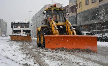 ”Rrugët e Tetovës janë të kalueshme, komuna mori masa për heqjen e dëborës”