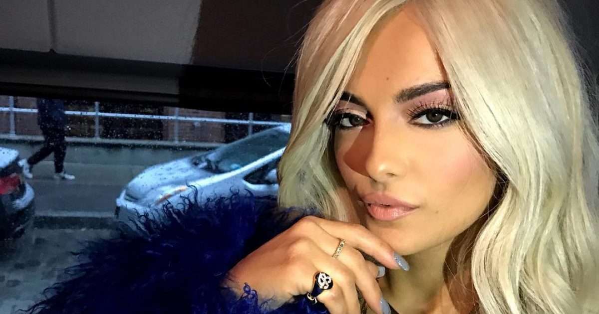 Bebe Rexha a kiss with her mother (Photo) - Telegrafi - Telegrafi