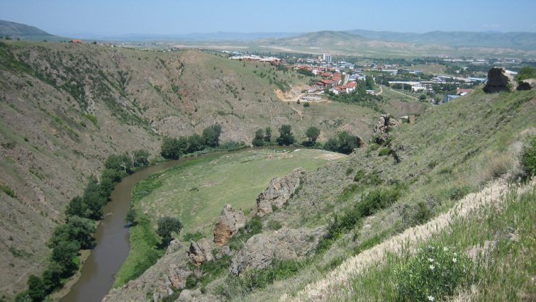 Tender për ndërtimin e nëntë digave të lumit në hidrosistemin ”Bregallnica”