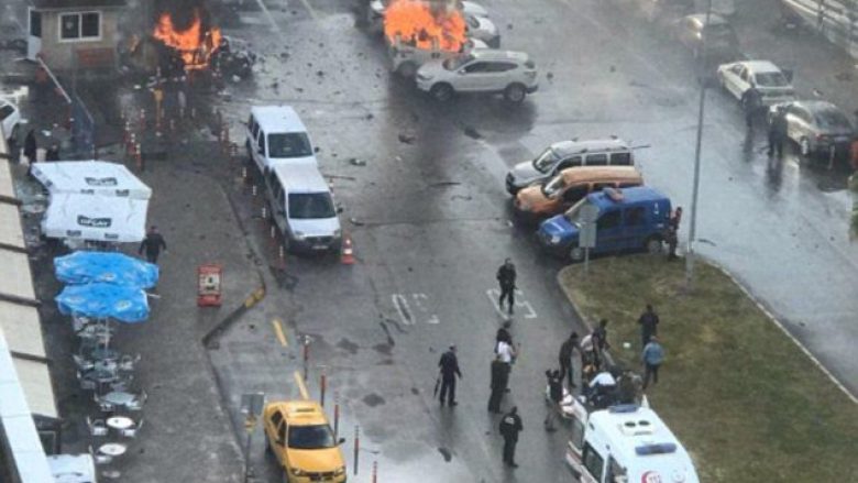 Momenti i luftimit në mes të policisë turke dhe terroristëve (Video)