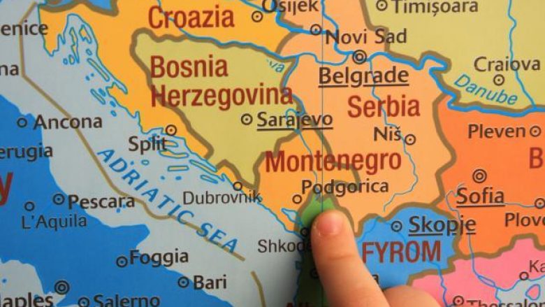 Timothy Less: Të ndryshohen kufijtë e Ballkanit, të krijohen shtete etnike