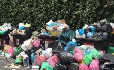 Qytetarët ankohen për mos grumbullimin e mbeturinave (Video)