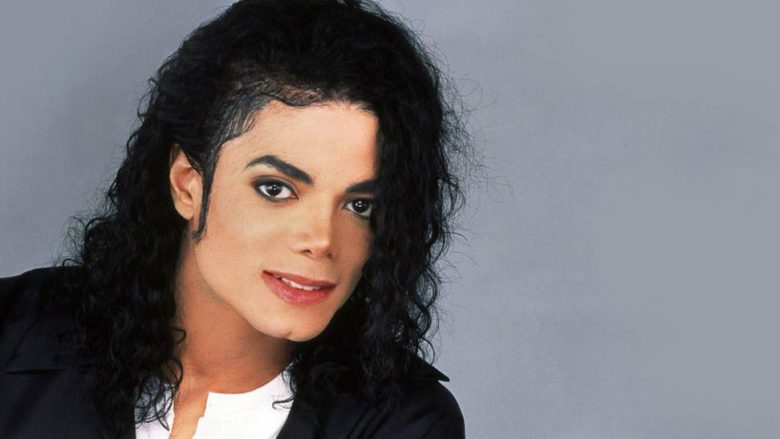 Si të ishte binjaku i tij: Iraniani ka ngjashmëri të madhe me Michael Jackson (Foto)
