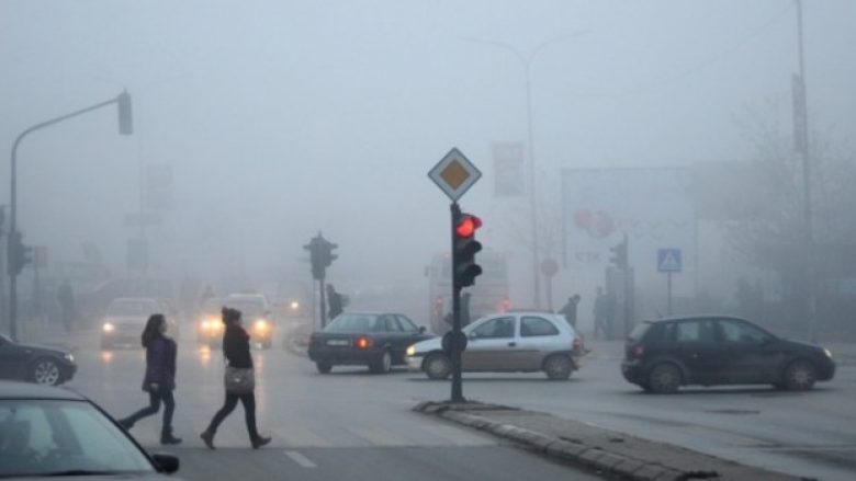 Mirëmëngjesi nga kryeqyteti me ajër të ndotur (Foto)