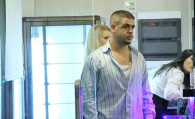 Noizy nuk ndalet, sërish gjuan me armë (Video)