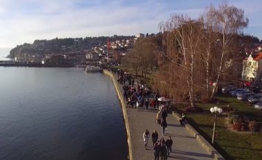 Ohri edhe në janar është i mbushur me turistë (Video)