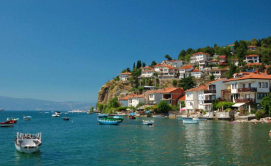Rritet niveli i liqenit të Ohrit