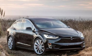 Paditi kompaninë Tesla, shkaku i përplasjes së Model X për muri (Foto)
