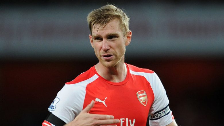 Mertesacker vazhdon me Arsenalin