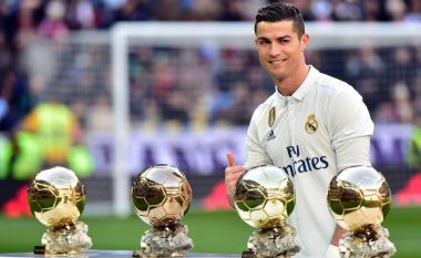 Ronaldo prezanton ‘Topin e Artë’ në Bernabeu, duartrokitje të mëdha për më të mirin e botës (Foto/Video)