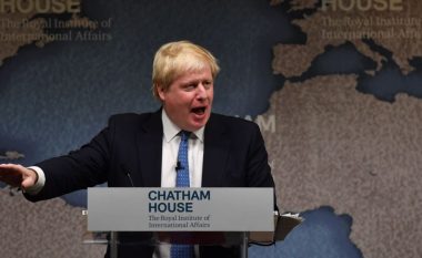 Johnson: Duhet rimenduar kërkesa për dorëheqjen e Assadit