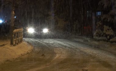 Bora bllokon verilindjen, Policia: Mos udhëtoni natën