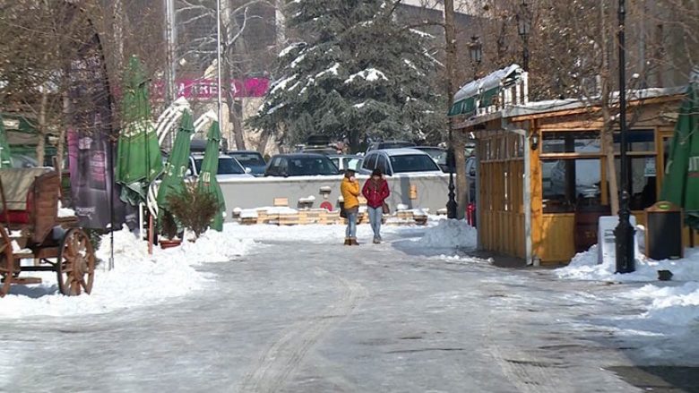 Komuna Qendër në Shkup mbushet me akull