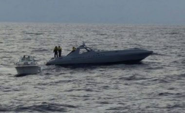 Policia italiane kap mbi 1 ton drogë, arrestohen dy shqiptarë (Video)